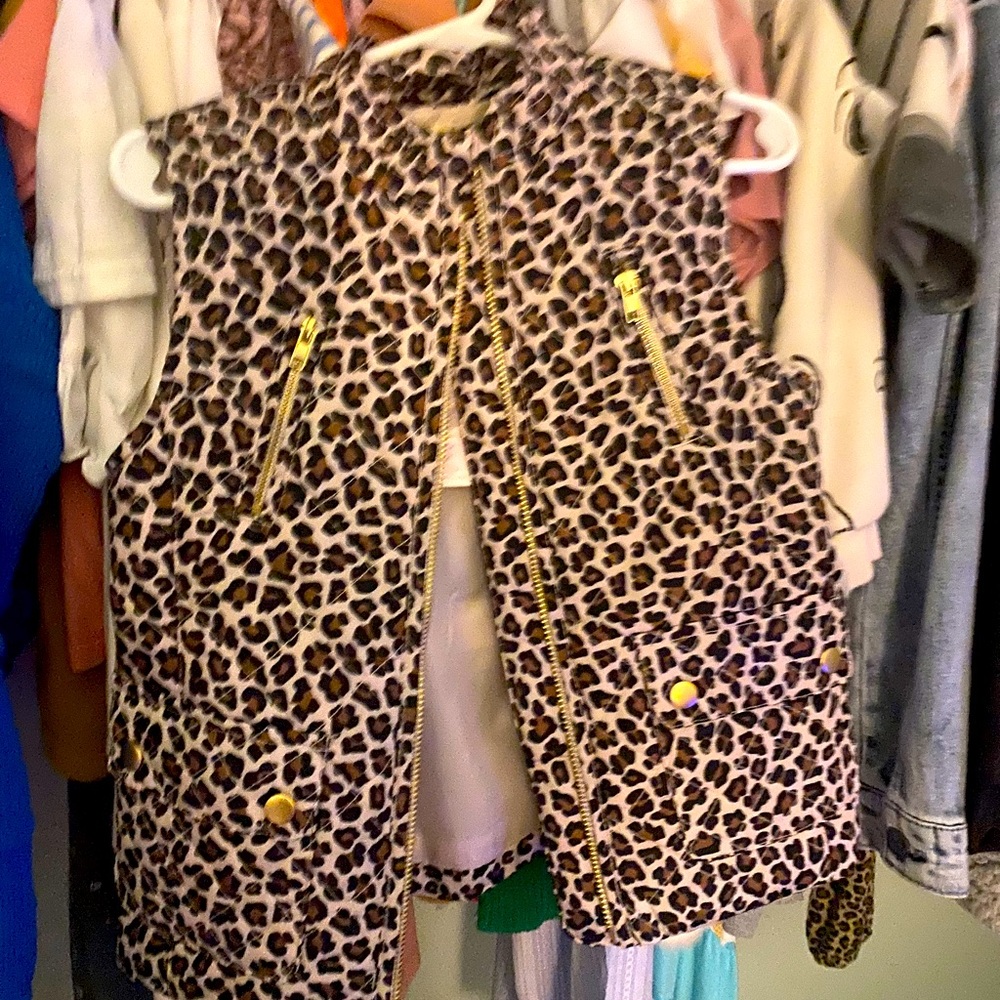 Girls Jessica Simpson leopard vest. Size 5.
